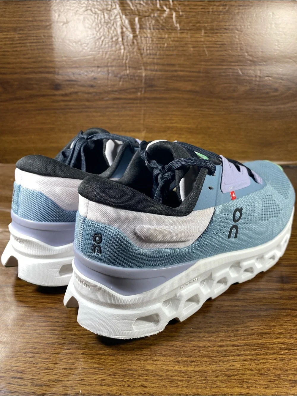 On Cloudstratus women’s shoe size 6.5